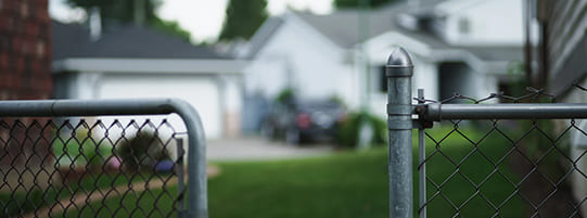 Three Signs That It’s Time to Replace Your Metal Fence