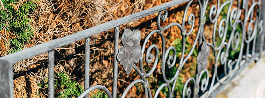 Ornamental Fences for a Classy Front Yard