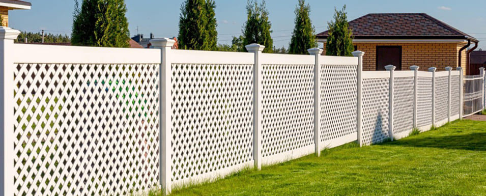 The 3 Types Of Vinyl Fence Styles, Compared